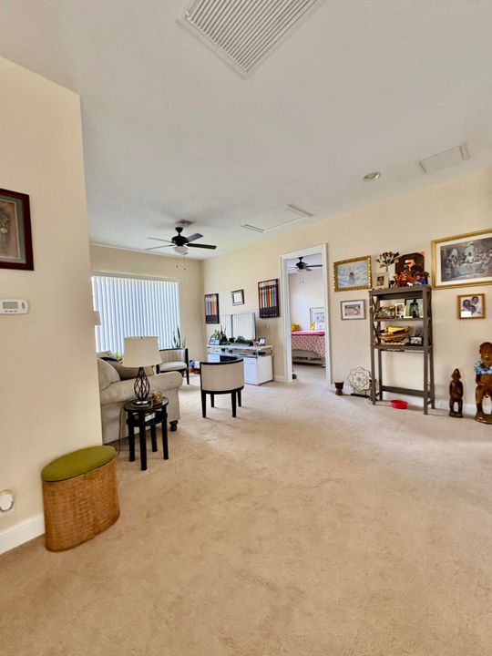 Activo con contrato: $5,200 (5 camas, 3 baños, 4045 Pies cuadrados)