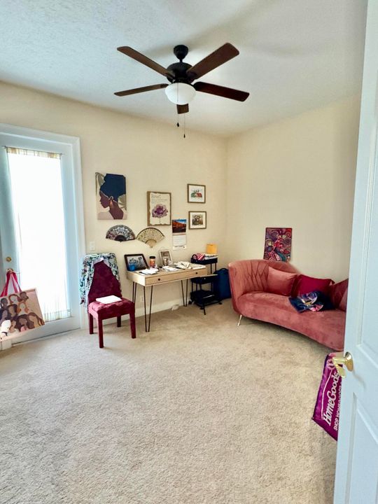 Activo con contrato: $5,200 (5 camas, 3 baños, 4045 Pies cuadrados)