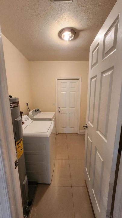 For Sale: $759,000 (3 beds, 2 baths, 1758 Square Feet)