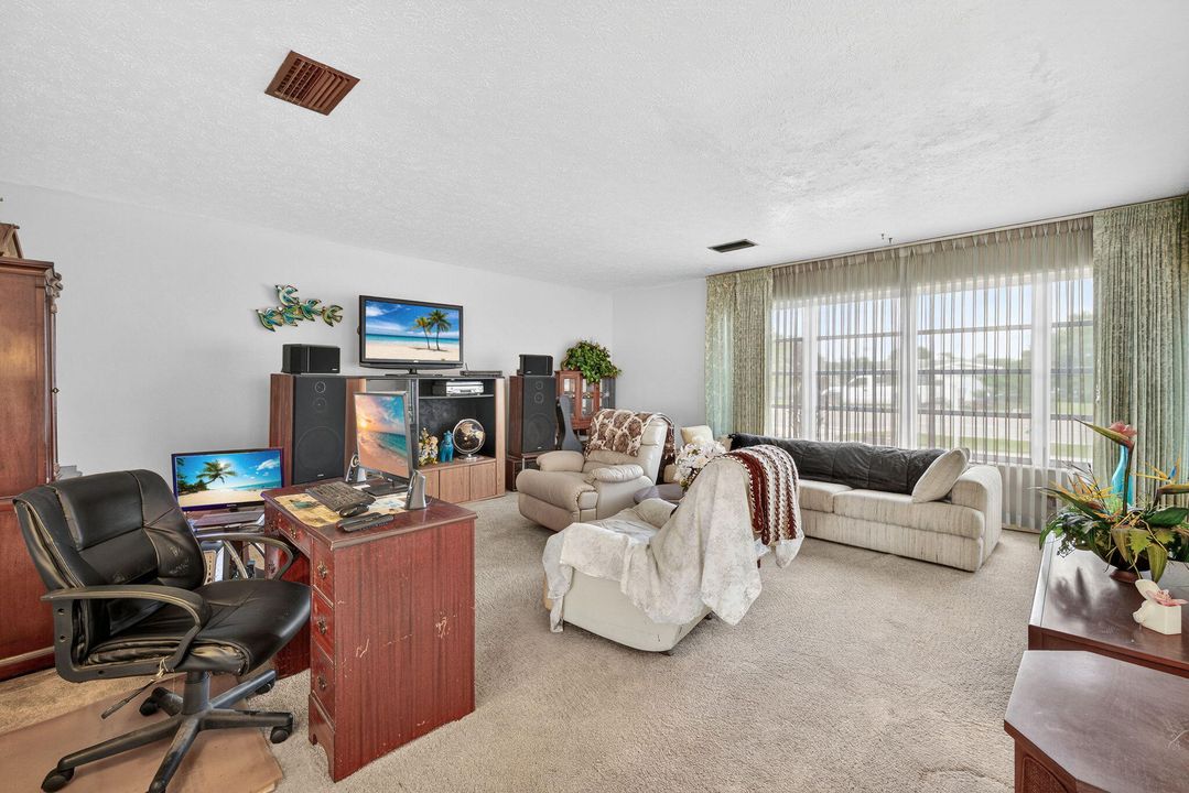 En Venta: $486,000 (4 camas, 3 baños, 2465 Pies cuadrados)