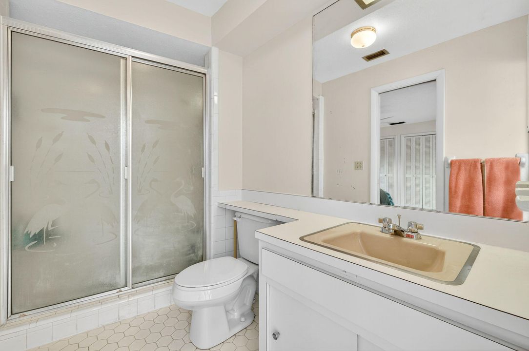 En Venta: $486,000 (4 camas, 3 baños, 2465 Pies cuadrados)