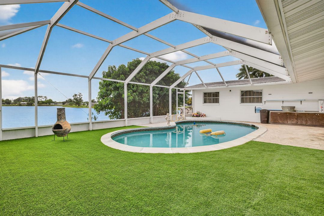 En Venta: $486,000 (4 camas, 3 baños, 2465 Pies cuadrados)