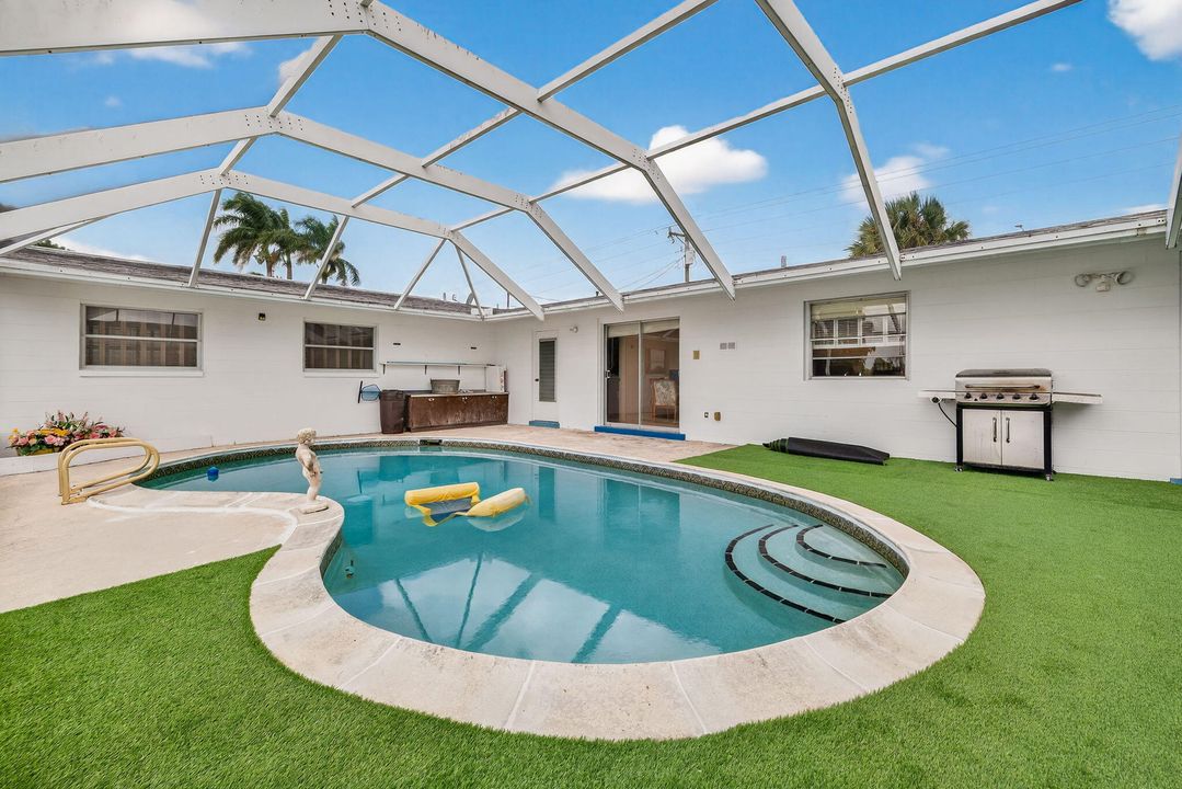 En Venta: $486,000 (4 camas, 3 baños, 2465 Pies cuadrados)