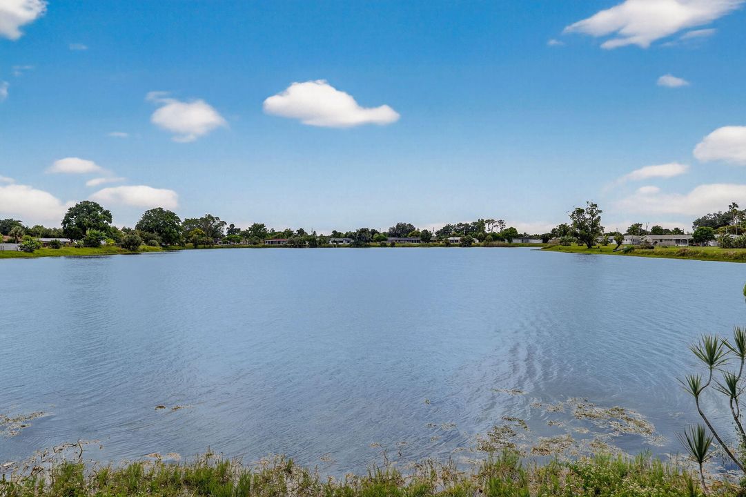 En Venta: $486,000 (4 camas, 3 baños, 2465 Pies cuadrados)