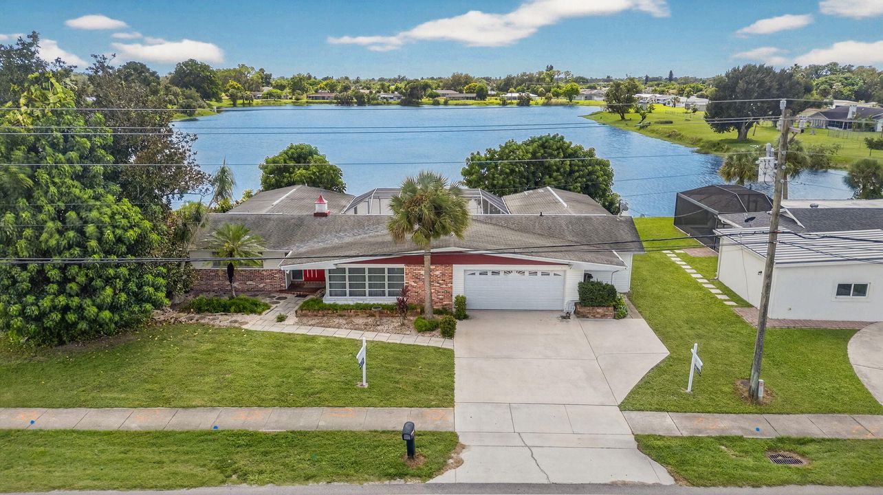 En Venta: $486,000 (4 camas, 3 baños, 2465 Pies cuadrados)