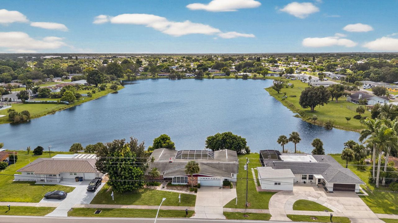 En Venta: $486,000 (4 camas, 3 baños, 2465 Pies cuadrados)