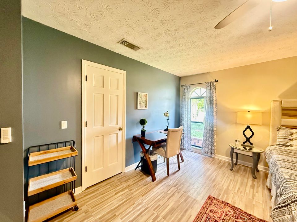 For Rent: $1,150 (1 beds, 1 baths, 500 Square Feet)