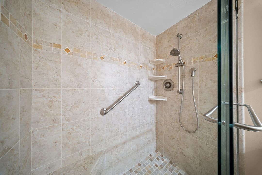 For Sale: $79,650 (1 beds, 1 baths, 699 Square Feet)