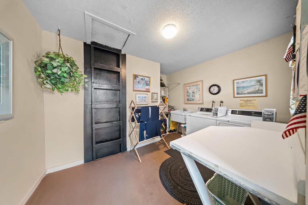 For Sale: $79,650 (1 beds, 1 baths, 699 Square Feet)