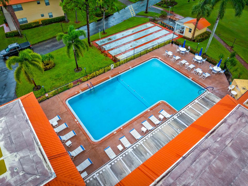 For Sale: $79,650 (1 beds, 1 baths, 699 Square Feet)