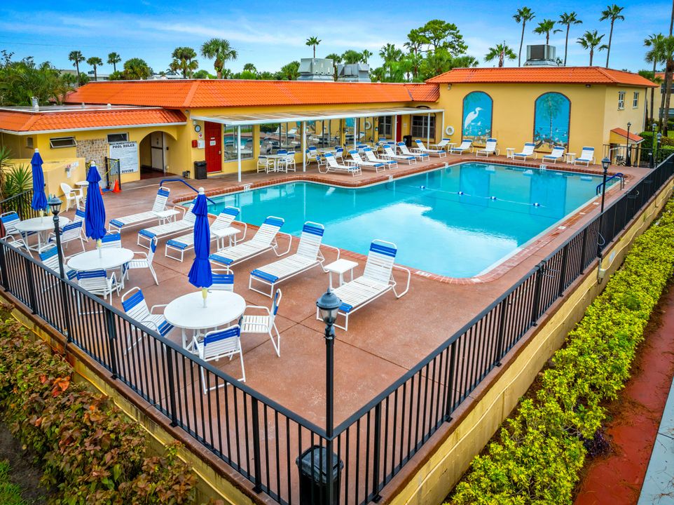 For Sale: $79,650 (1 beds, 1 baths, 699 Square Feet)