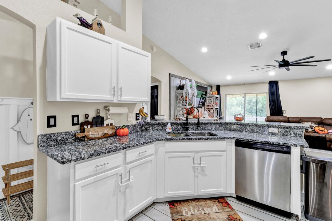 待售: $369,900 (3 贝兹, 2 浴室, 1640 平方英尺)