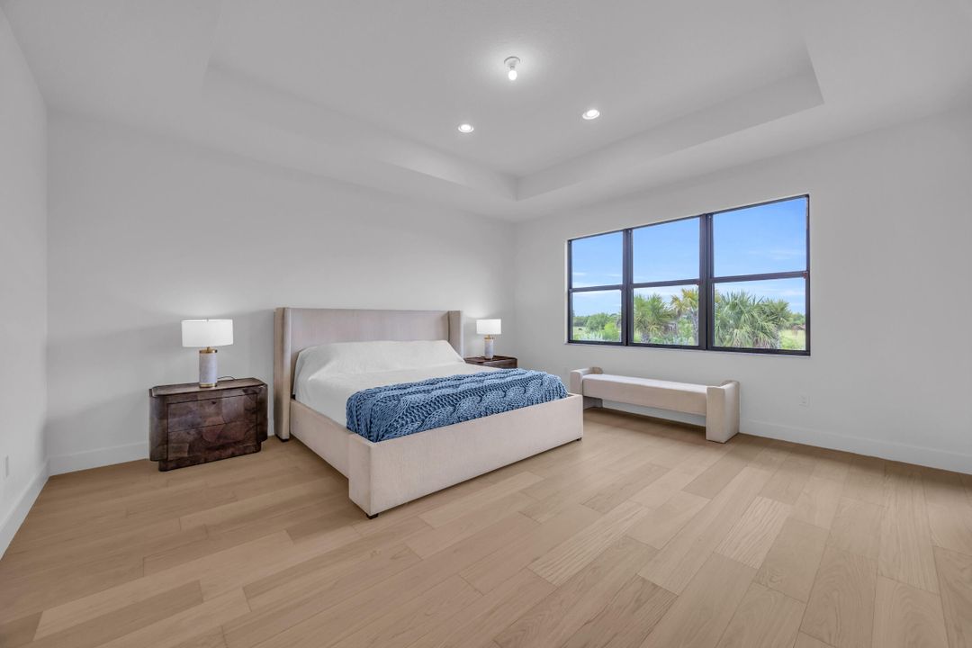 Active With Contract: $2,100,000 (6 beds, 6 baths, 4168 Square Feet)