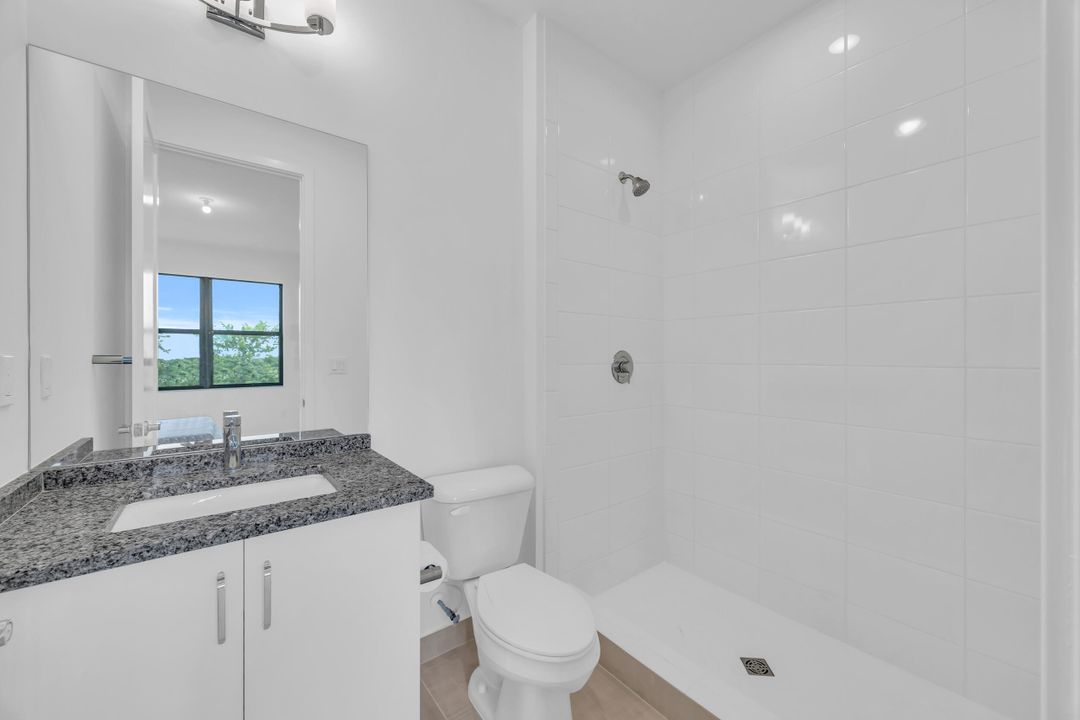 Active With Contract: $2,100,000 (6 beds, 6 baths, 4168 Square Feet)