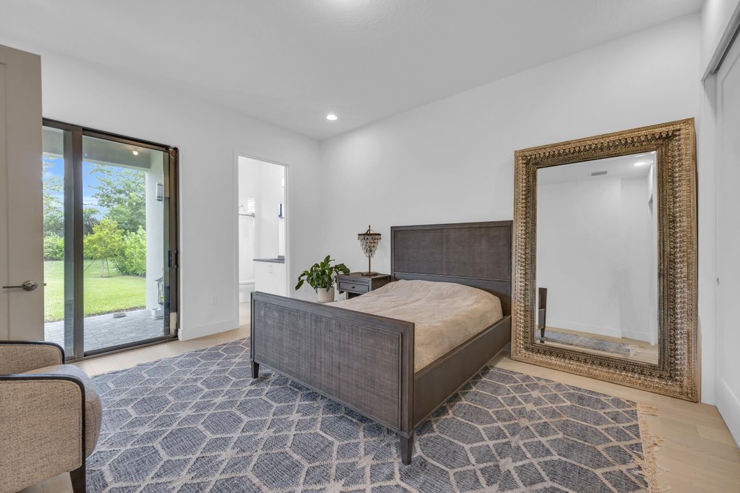 Active With Contract: $2,100,000 (6 beds, 6 baths, 4168 Square Feet)