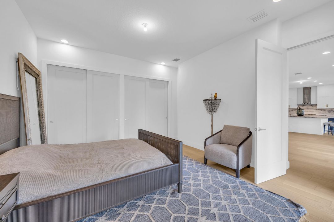 Active With Contract: $2,100,000 (6 beds, 6 baths, 4168 Square Feet)