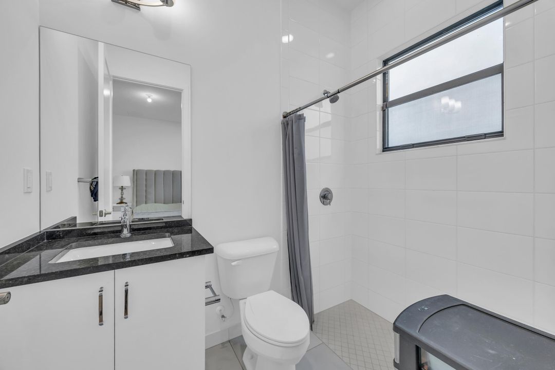 Active With Contract: $2,100,000 (6 beds, 6 baths, 4168 Square Feet)