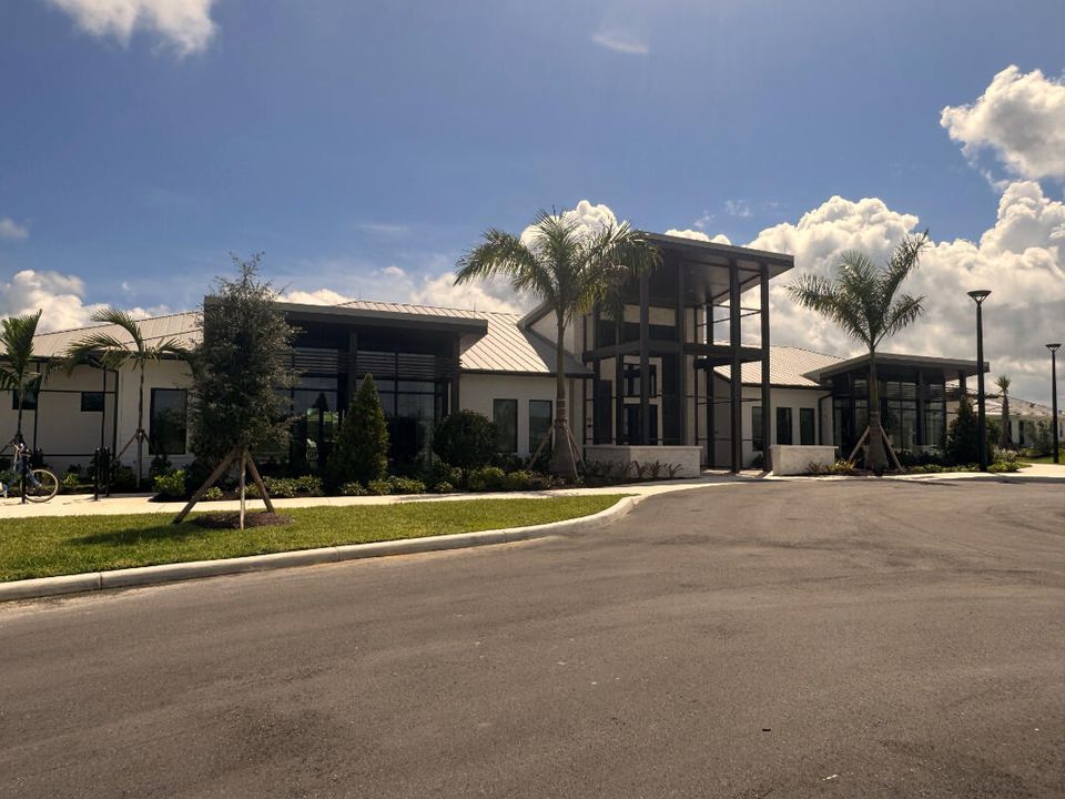 For Sale: $748,000 (4 beds, 3 baths, 2328 Square Feet)