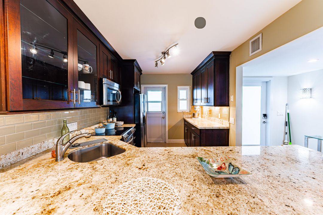 En Venta: $424,999 (2 camas, 2 baños, 1400 Pies cuadrados)