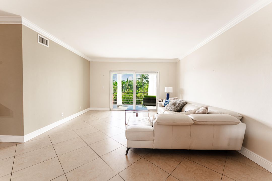 En Venta: $424,999 (2 camas, 2 baños, 1400 Pies cuadrados)