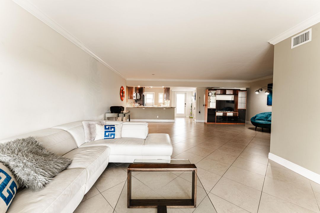 En Venta: $424,999 (2 camas, 2 baños, 1400 Pies cuadrados)