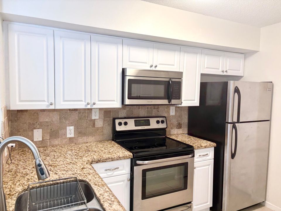 En Venta: $299,000 (3 camas, 2 baños, 1276 Pies cuadrados)