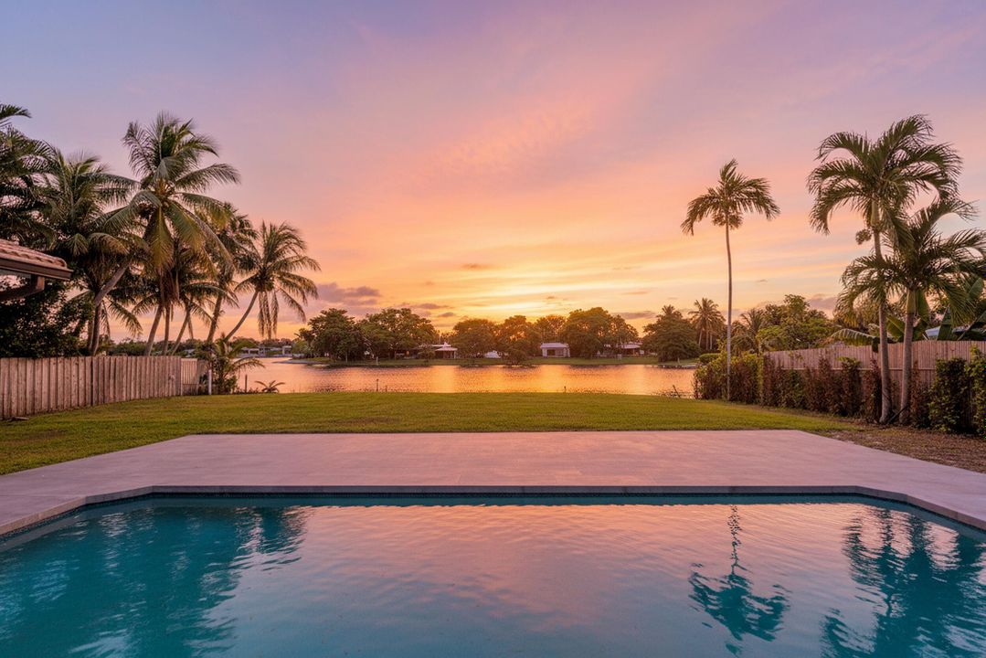 For Sale: $2,325,000 (4 beds, 3 baths, 2912 Square Feet)