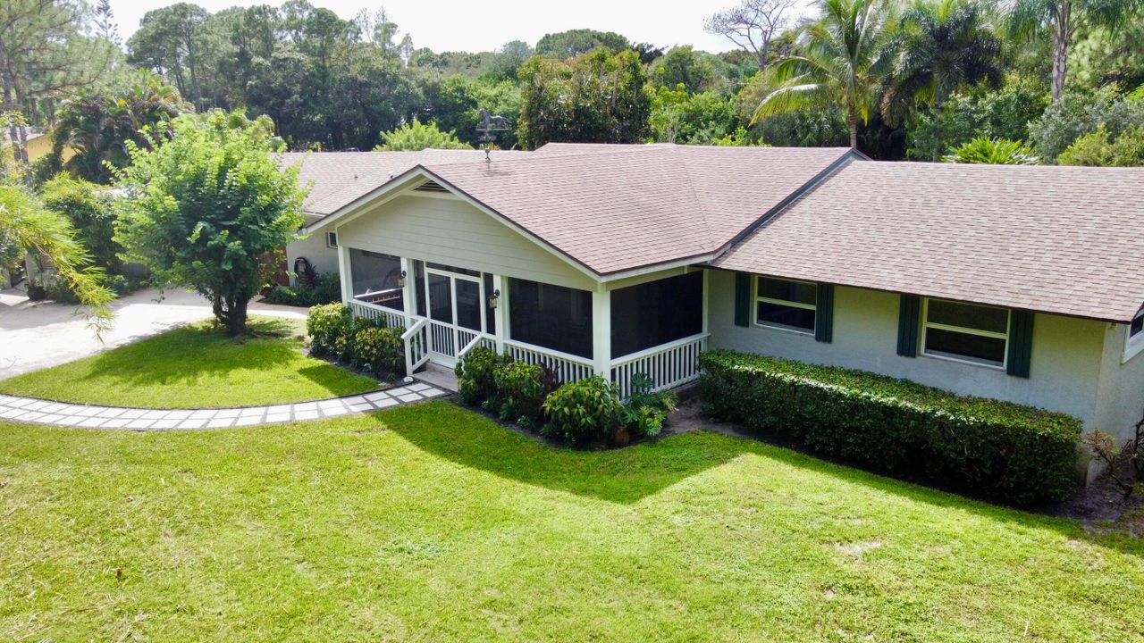 合同活跃: $950,000 (4 贝兹, 2 浴室, 2696 平方英尺)