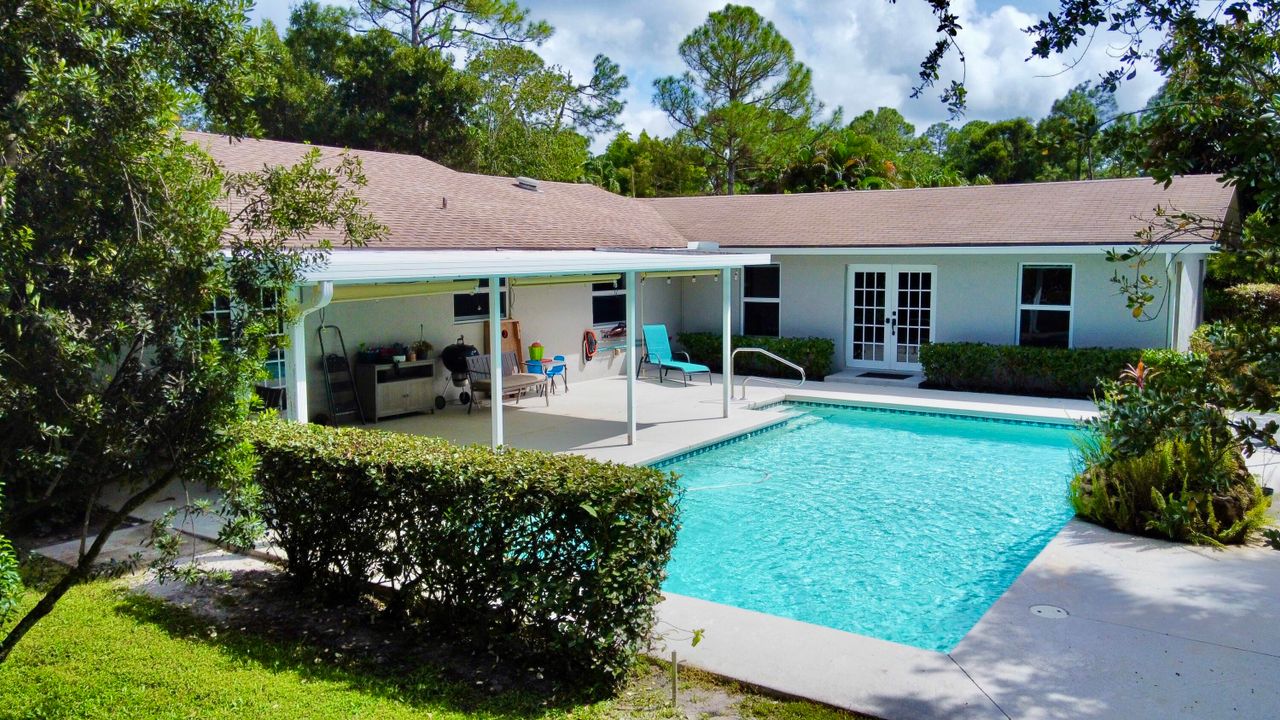 合同活跃: $950,000 (4 贝兹, 2 浴室, 2696 平方英尺)