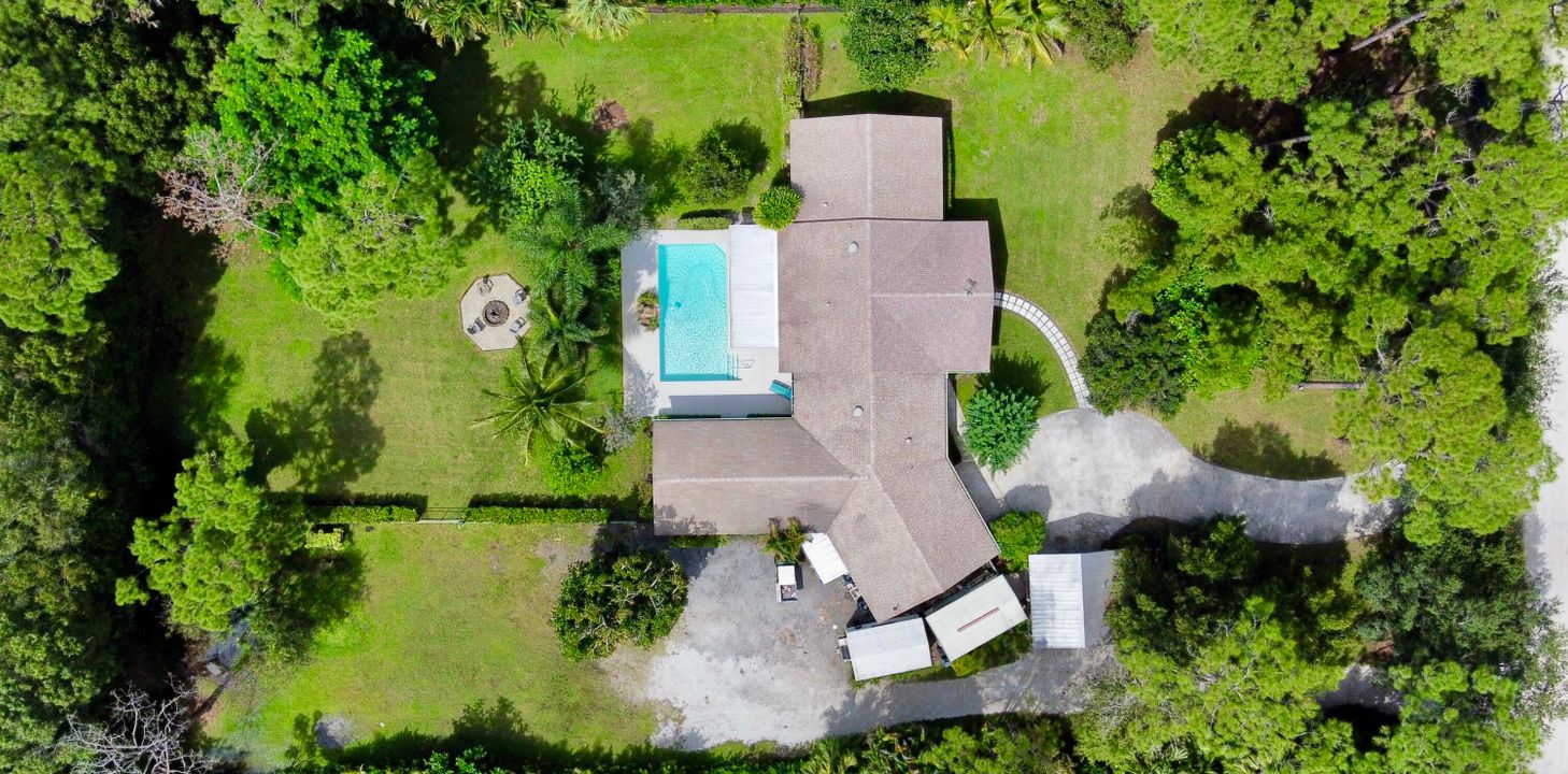 合同活跃: $950,000 (4 贝兹, 2 浴室, 2696 平方英尺)