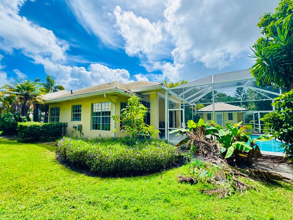 Под контрактом: $294,900 (2 спален, 3 ванн, 1732 Квадратных фут)