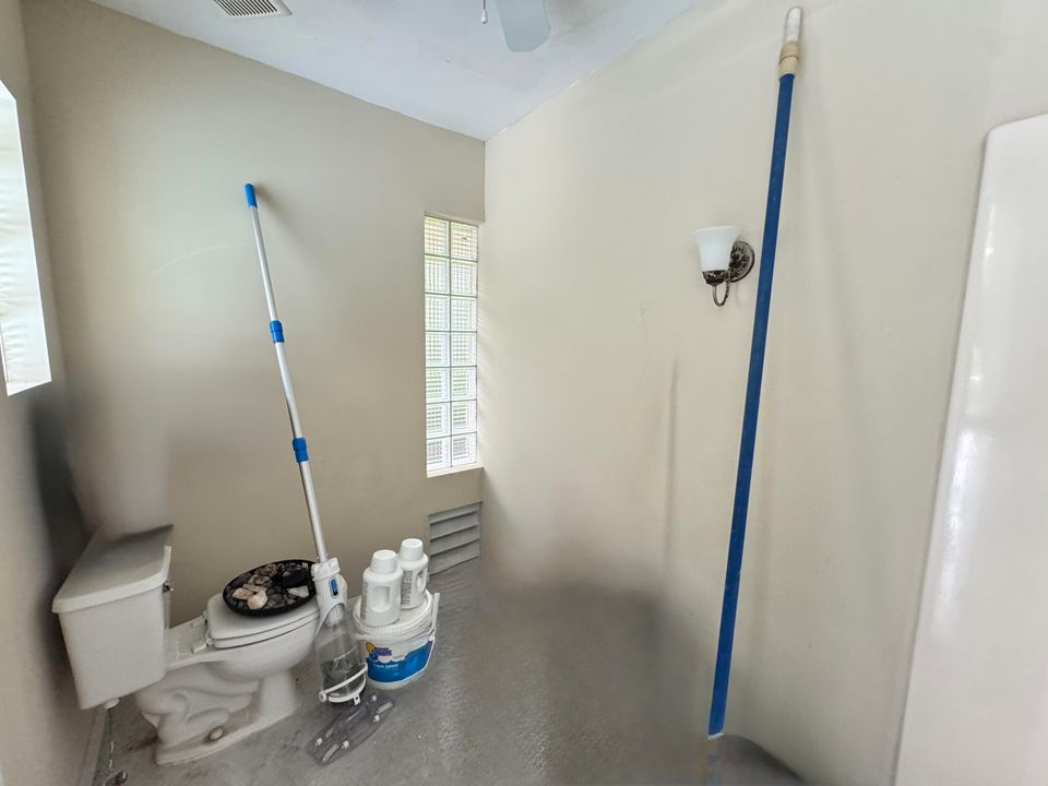 Под контрактом: $294,900 (2 спален, 3 ванн, 1732 Квадратных фут)