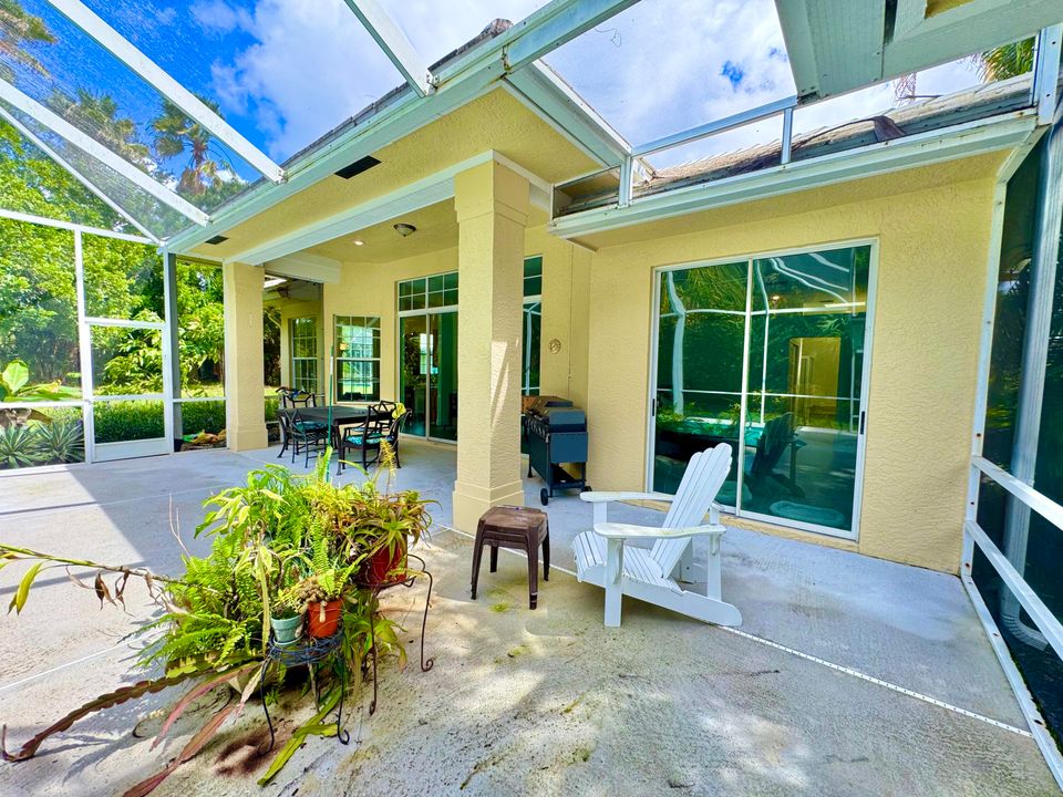 Под контрактом: $294,900 (2 спален, 3 ванн, 1732 Квадратных фут)