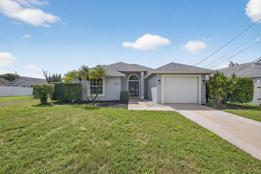 Recently Sold: $595,000 (3 beds, 2 baths, 1346 Square Feet)