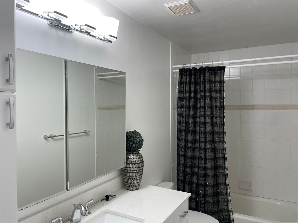 合同活跃: $410,000 (3 贝兹, 2 浴室, 1317 平方英尺)