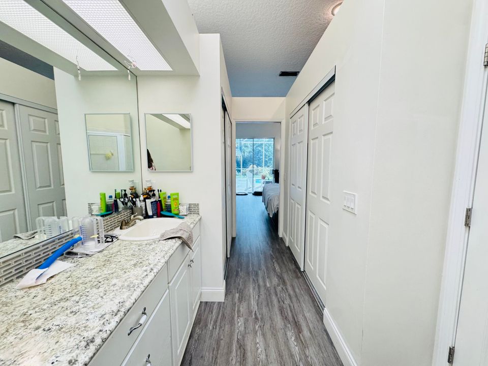 Под контрактом: $294,900 (2 спален, 3 ванн, 1732 Квадратных фут)