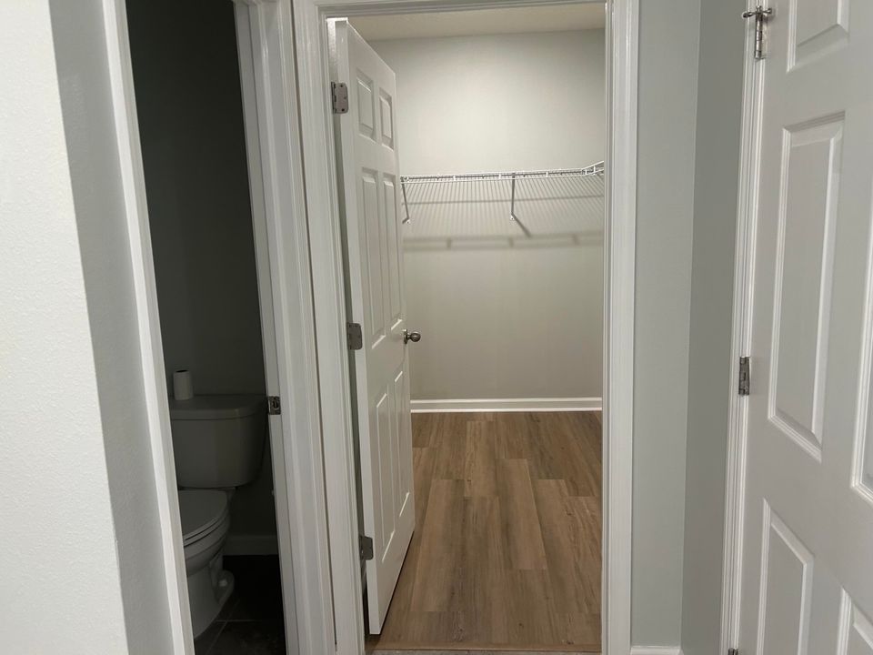 Activo con contrato: $2,400 (4 camas, 2 baños, 1916 Pies cuadrados)