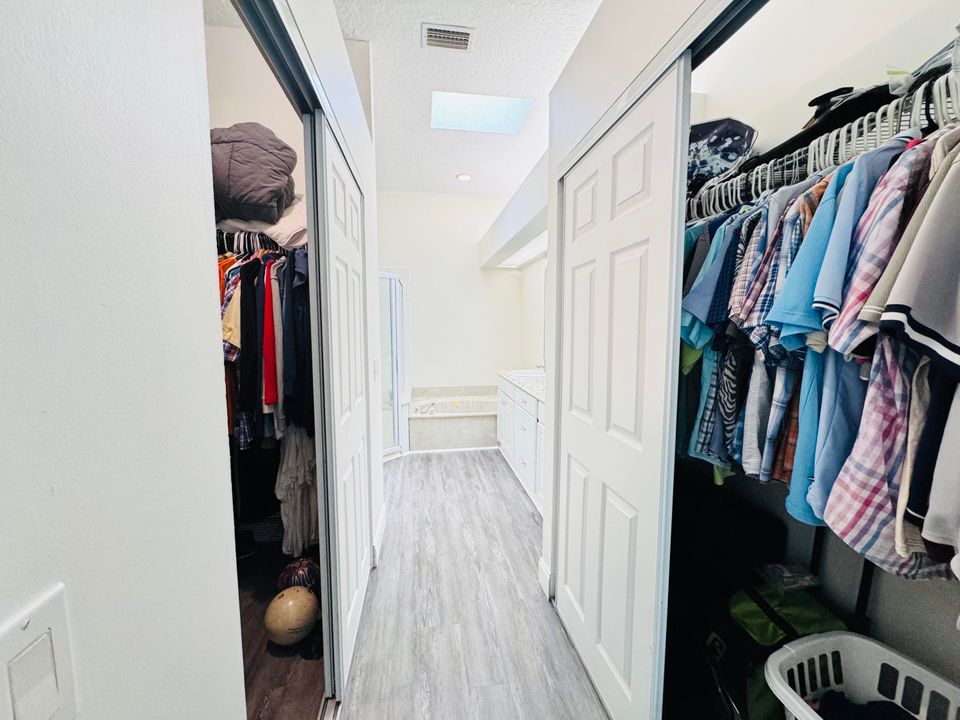 Под контрактом: $294,900 (2 спален, 3 ванн, 1732 Квадратных фут)