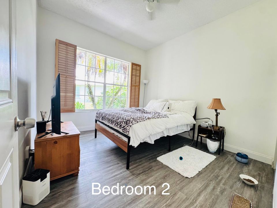 Под контрактом: $294,900 (2 спален, 3 ванн, 1732 Квадратных фут)