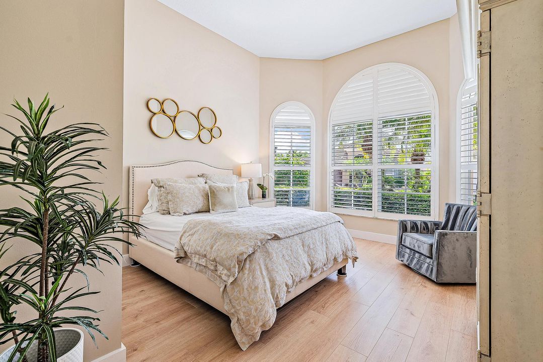 Под контрактом: $1,295,000 (3 спален, 3 ванн, 3072 Квадратных фут)