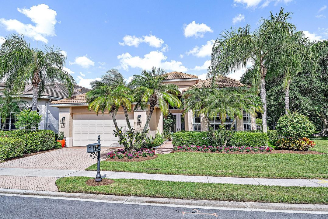 Под контрактом: $1,295,000 (3 спален, 3 ванн, 3072 Квадратных фут)