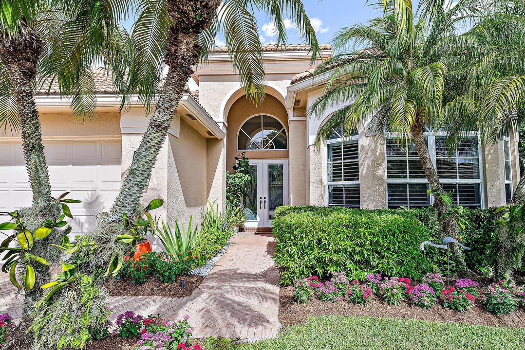 Под контрактом: $1,295,000 (3 спален, 3 ванн, 3072 Квадратных фут)