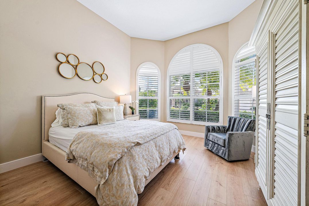 Под контрактом: $1,295,000 (3 спален, 3 ванн, 3072 Квадратных фут)