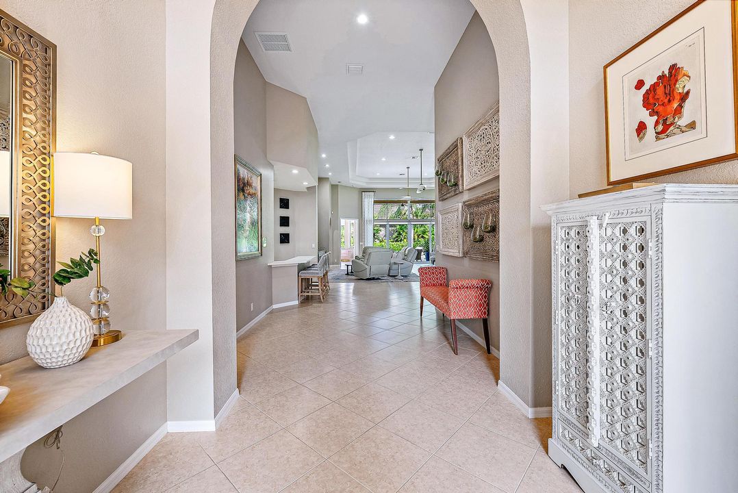 Под контрактом: $1,295,000 (3 спален, 3 ванн, 3072 Квадратных фут)