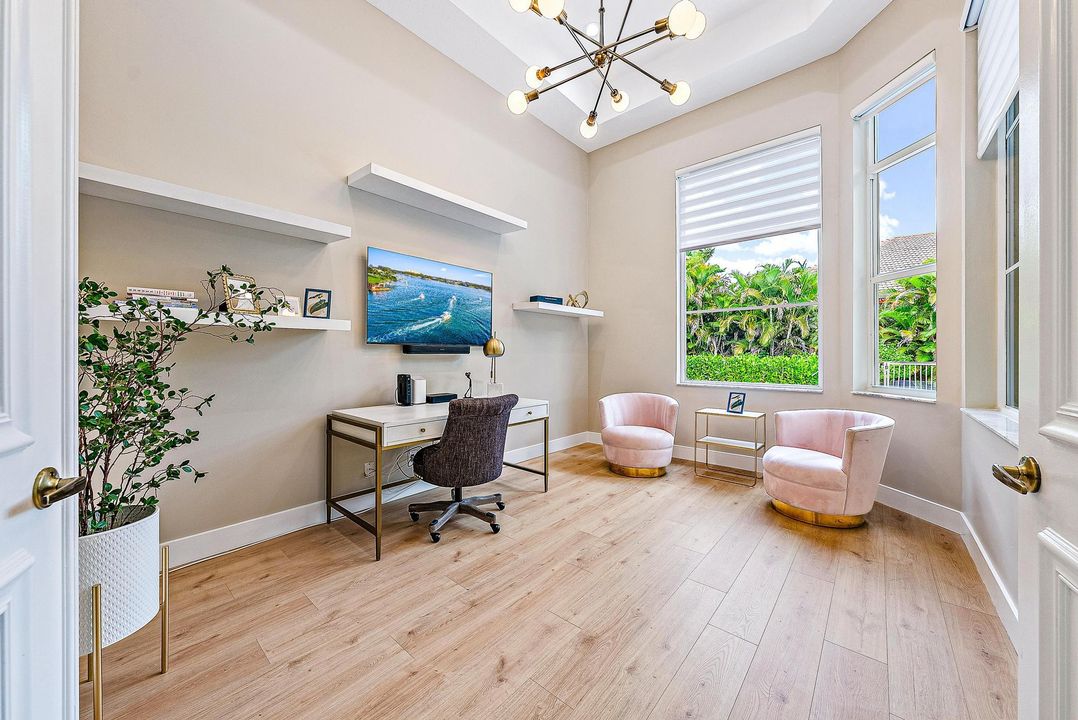 Под контрактом: $1,295,000 (3 спален, 3 ванн, 3072 Квадратных фут)