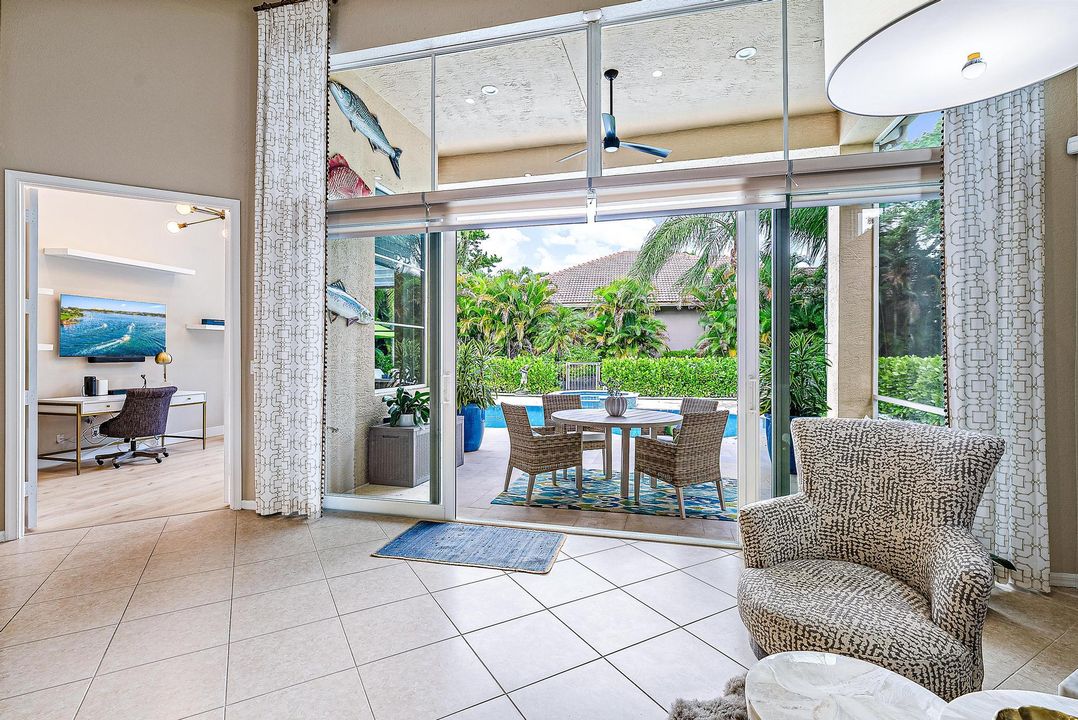 Под контрактом: $1,295,000 (3 спален, 3 ванн, 3072 Квадратных фут)