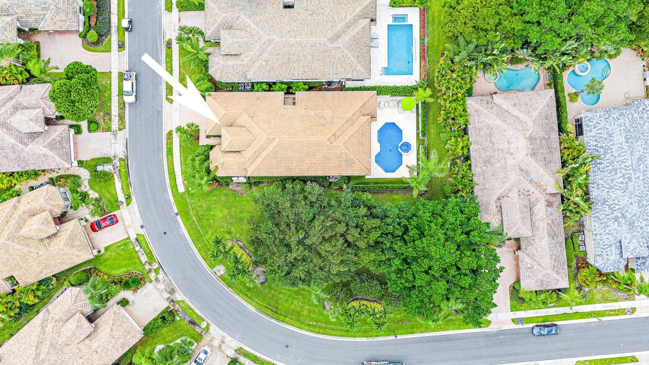 Под контрактом: $1,295,000 (3 спален, 3 ванн, 3072 Квадратных фут)