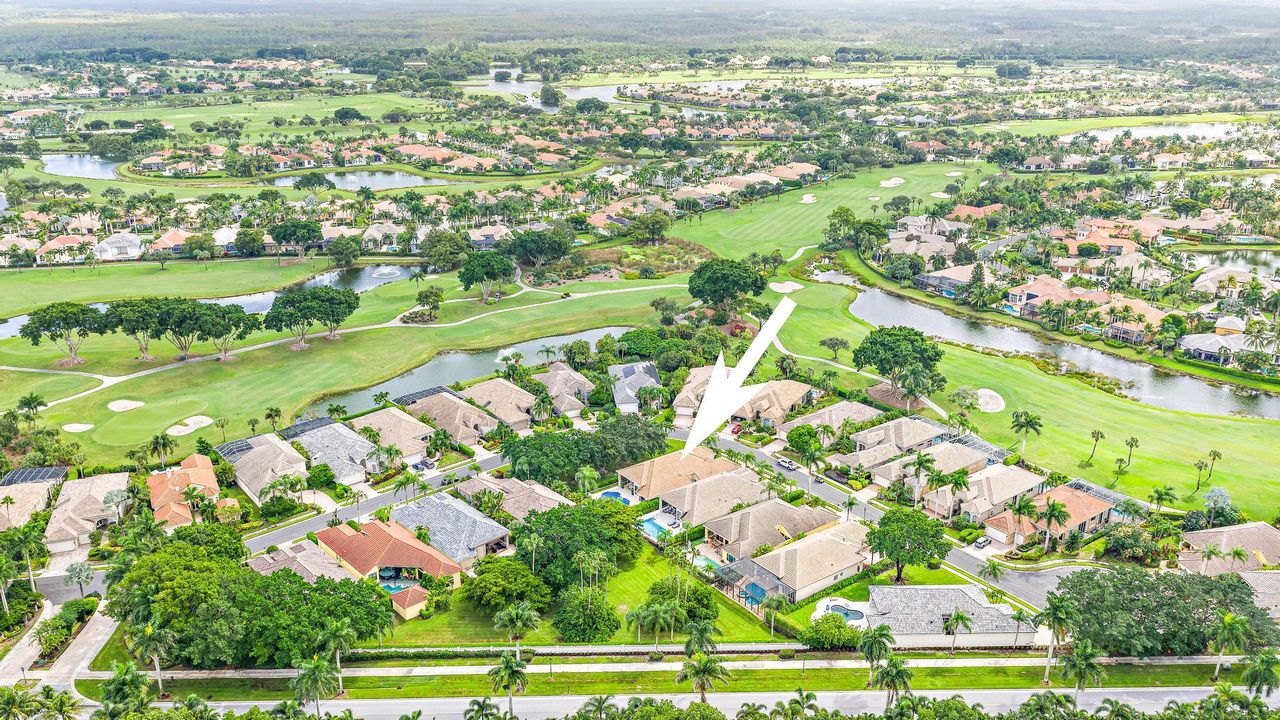 Под контрактом: $1,295,000 (3 спален, 3 ванн, 3072 Квадратных фут)