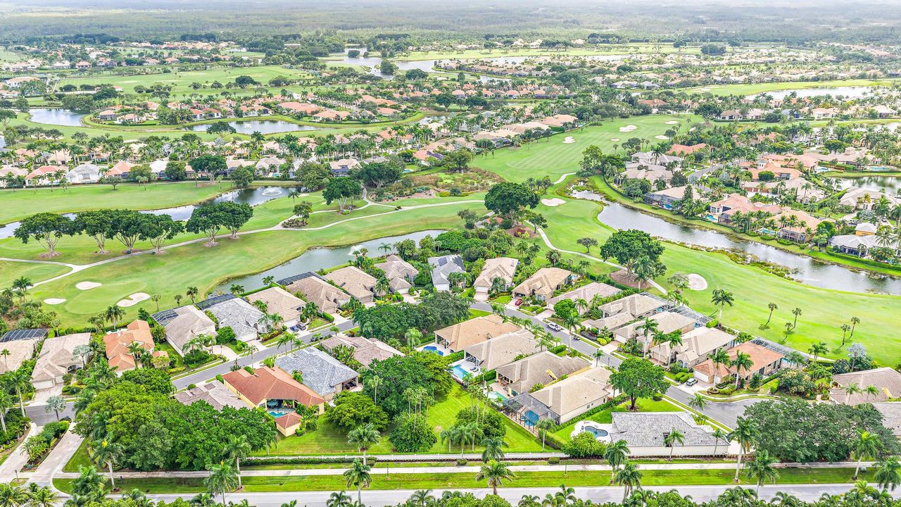 Под контрактом: $1,295,000 (3 спален, 3 ванн, 3072 Квадратных фут)