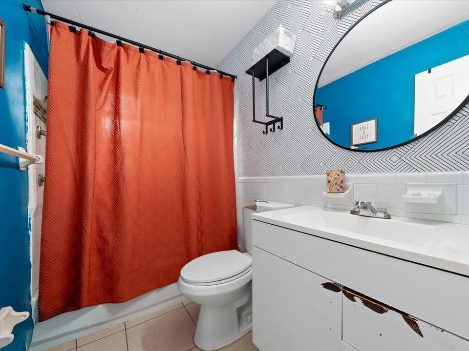 合同活跃: $375,000 (4 贝兹, 2 浴室, 1445 平方英尺)